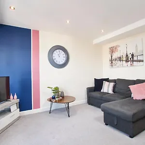 Luxury Centre Apartment-sleeps 6 With Parking York